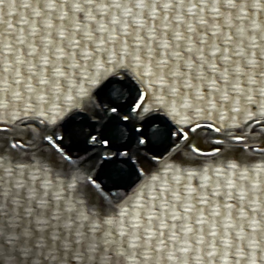 QUEEN BABY BRACELET WITH SMALL CROSSES - Picture 4 of 8
